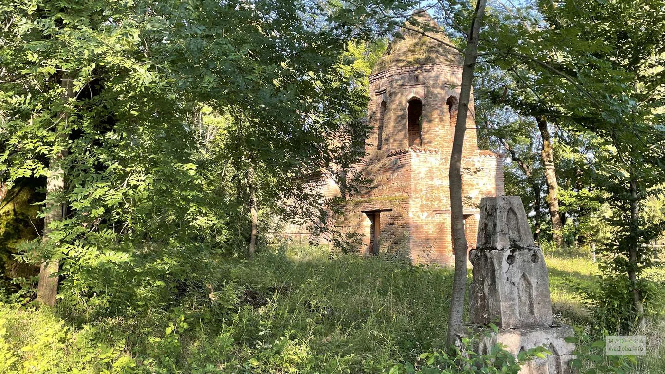 Церковь Богородицы в Хошатиани