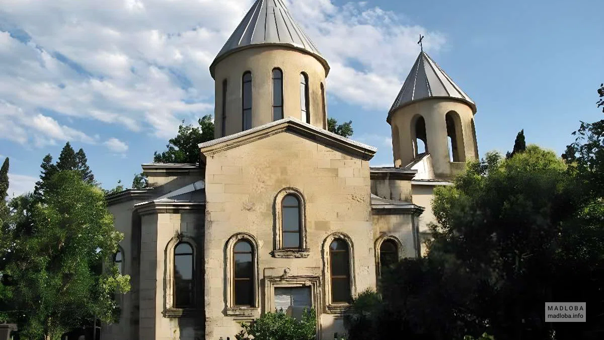 Церковь Святой  Самебы на кладбище Сапичхия