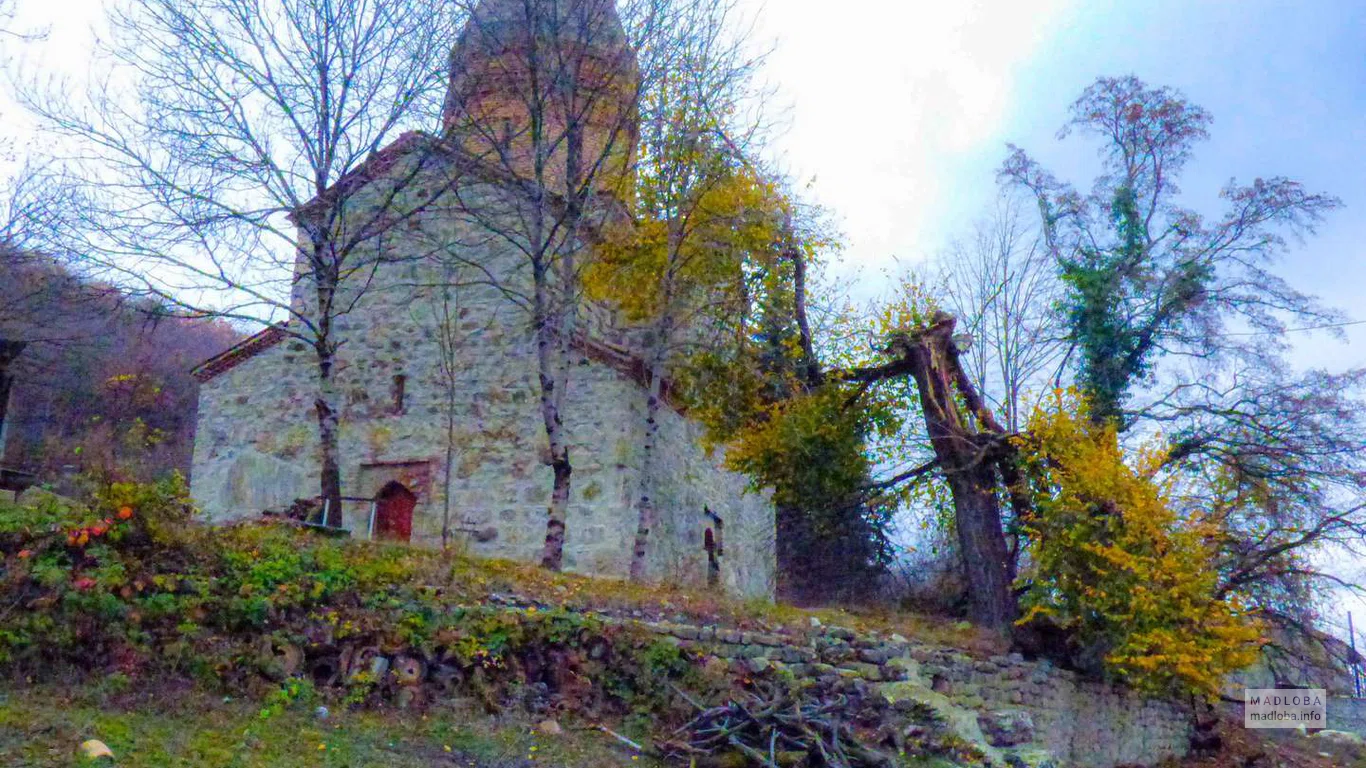 Церковь Святого Николая в Матне