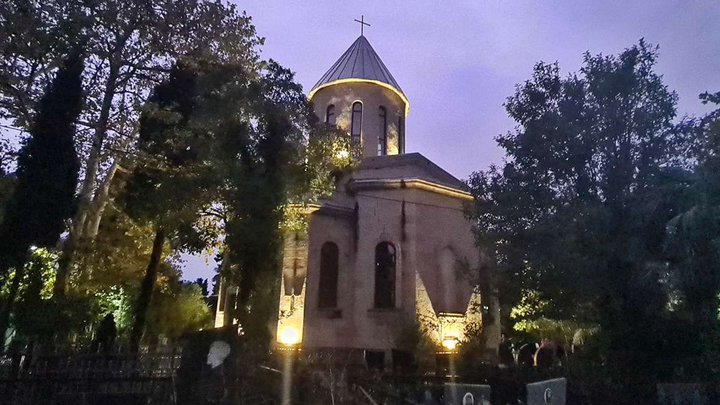 Церковь Святой  Самебы на кладбище Сапичхия