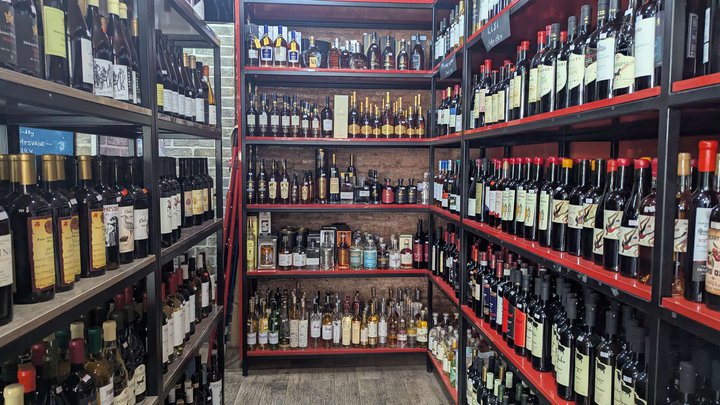Tsinandali Wine Shop; ღვინის მაღაზია წინანდალი