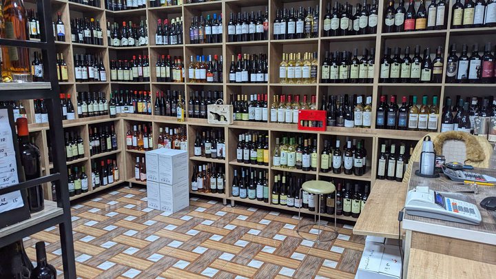 Tsinandali Wine Shop; ღვინის მაღაზია წინანდალი