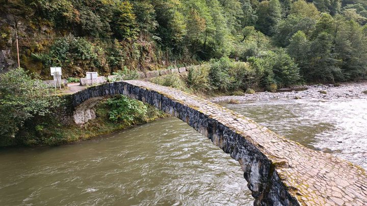 Tskhemlar arch bridge