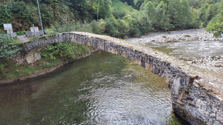 Tskhemlar arch bridge