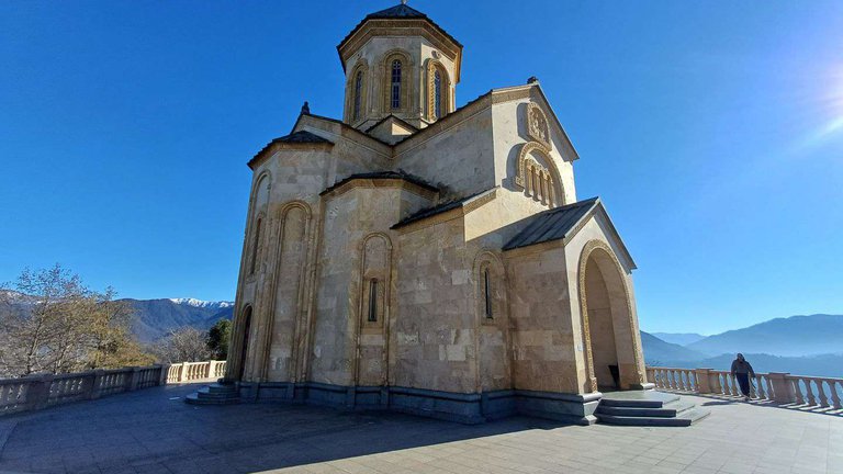 ცმინდა სამება მონასტერი