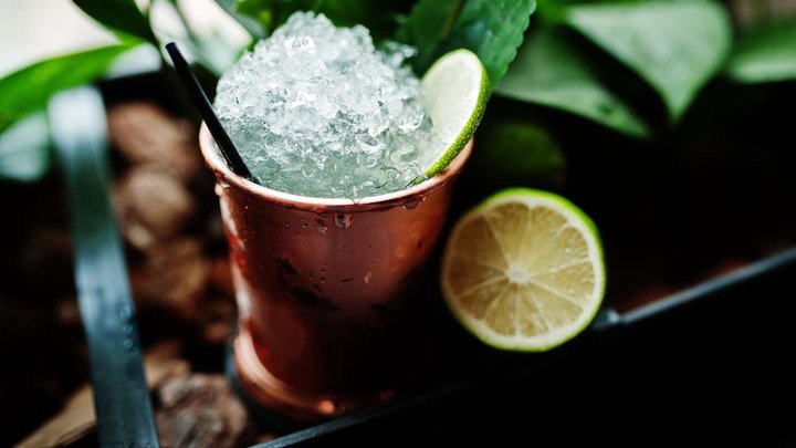 Umbrella Terrace-Bar