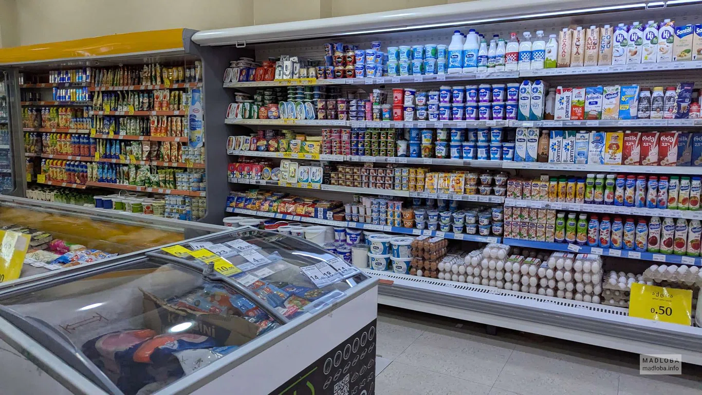 Молочная продукция в магазине