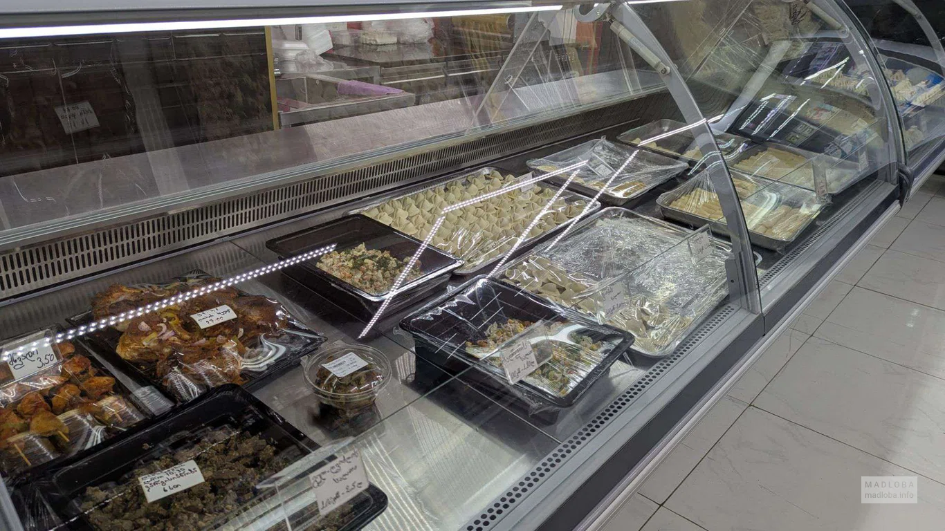 Продукты питания в холодильнике