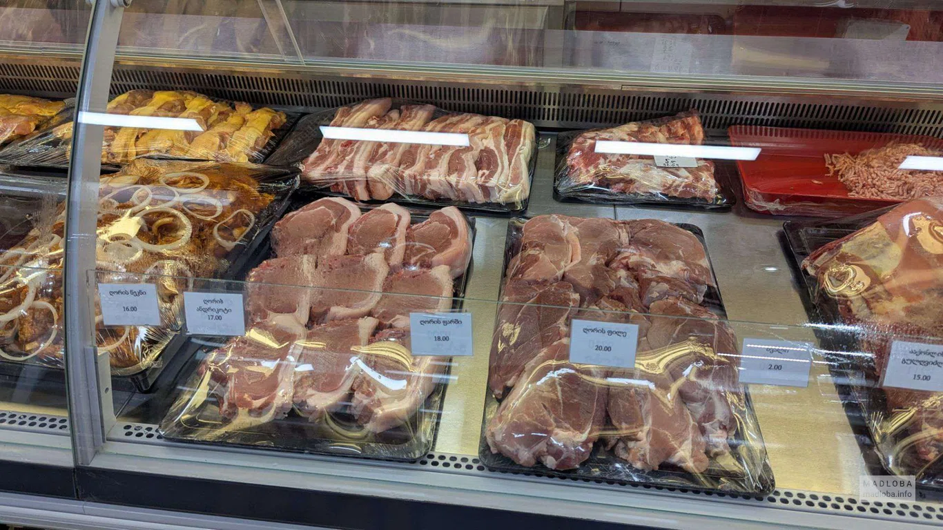 Охлажденное мясо и шашлык в магазине VASKA