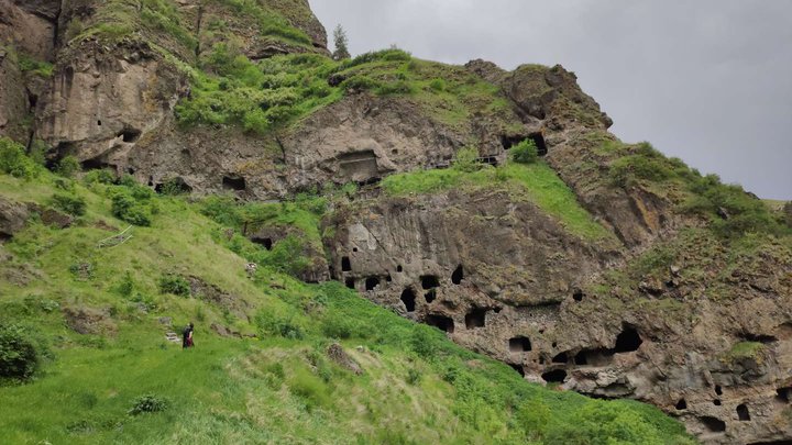 Vanis-Kvabebi Caves