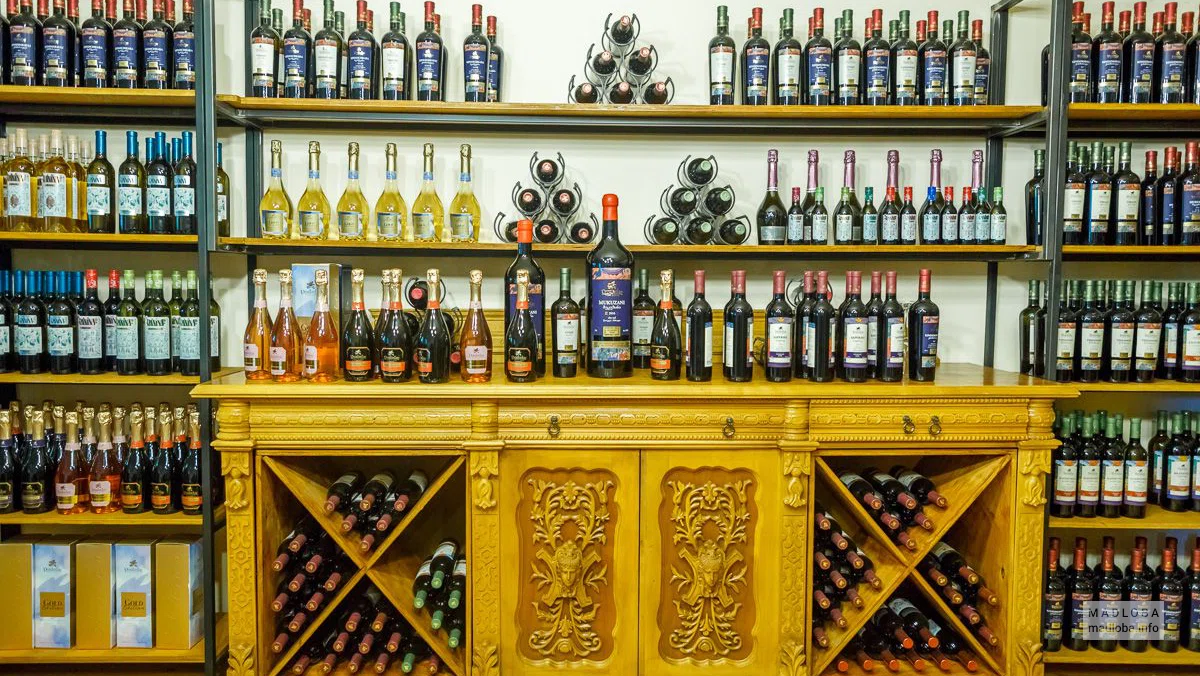 Продукция в винном баре «Винерия»