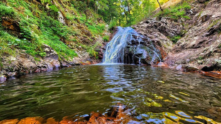 Bizhnisi Waterfall
