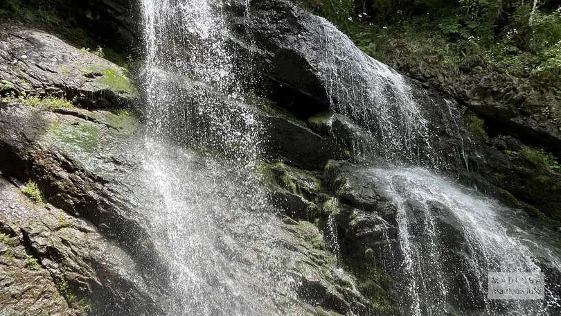 Водопад Чуле в солнечный день