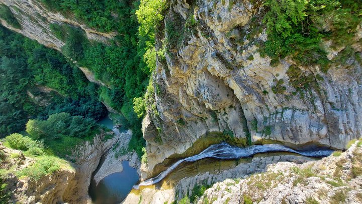 Gvirishi Waterfall