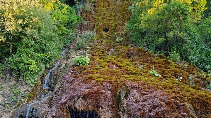 Sikvaruli (Love) Waterfall