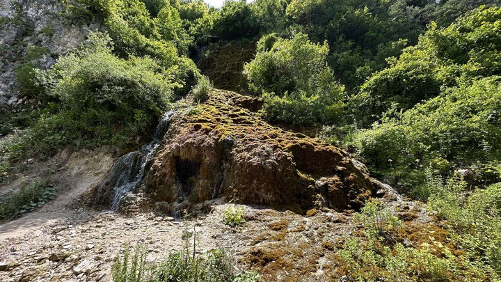 Sikvaruli (Love) Waterfall