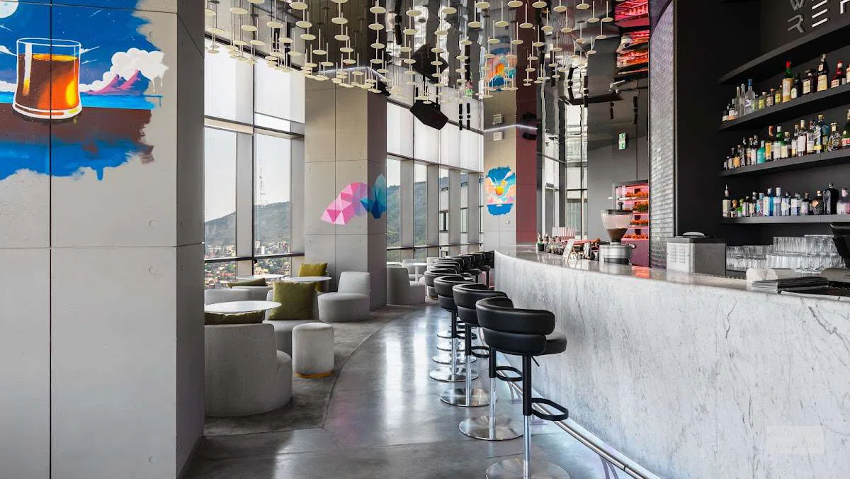 Бар "Weather Report Sky Bar"
