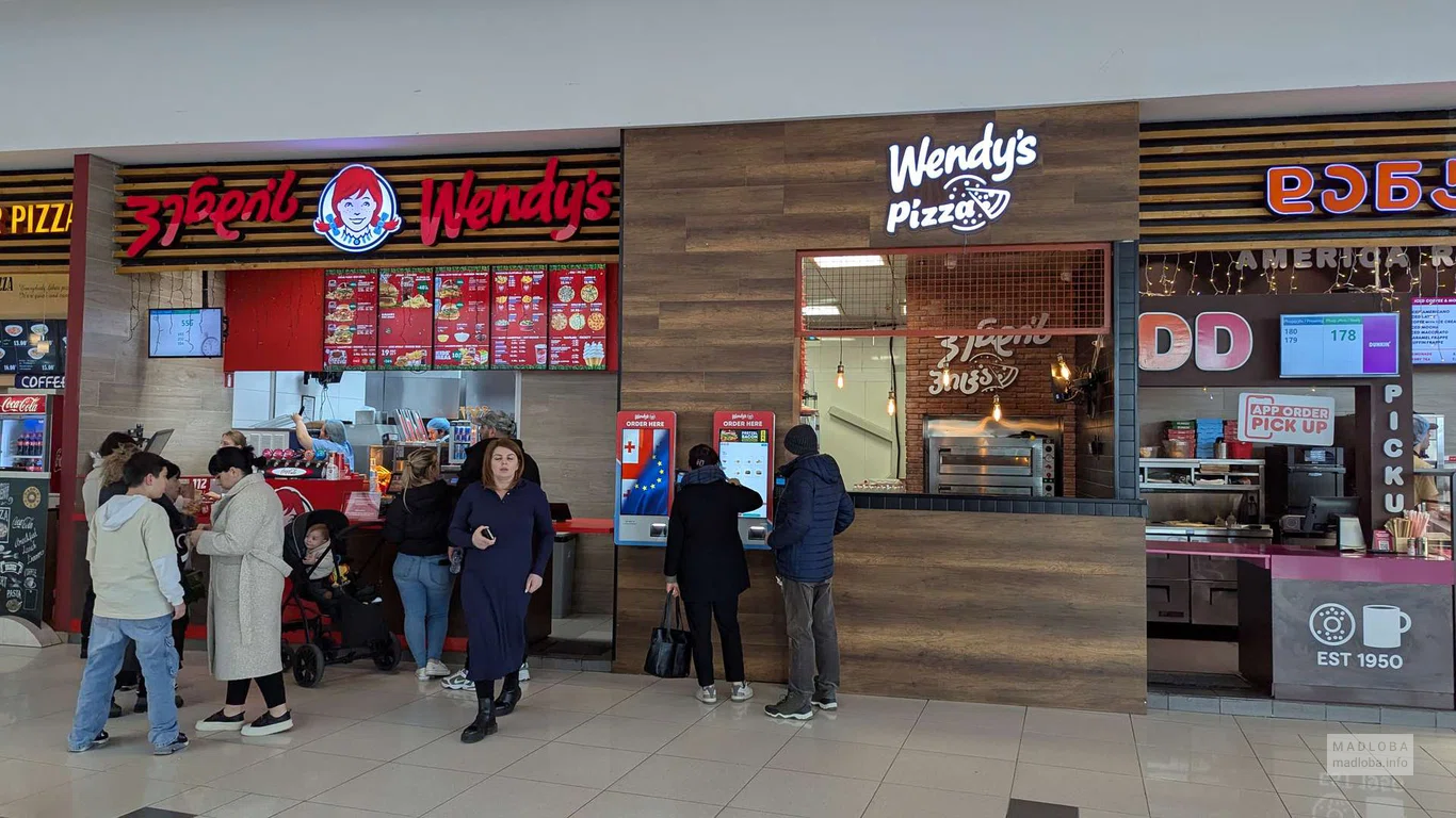 Ресторан быстрого питания "Wendy's "в East Point Тбилиси