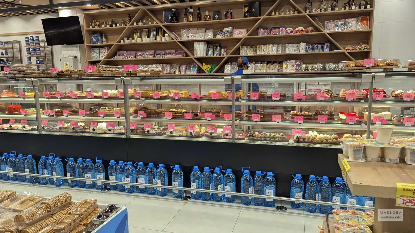 Торты и пирожные в супермаркете Willmart