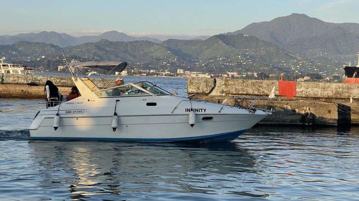 Yacht "Infinity"