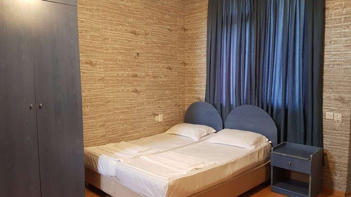Yellow apartment Gonio