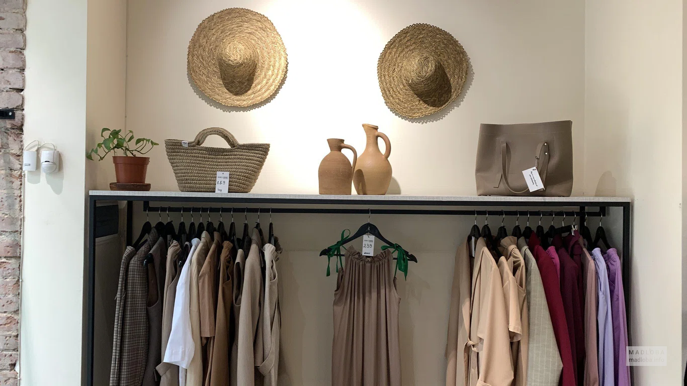 Магазин одежды "Yuliko & Friends Concept Store"