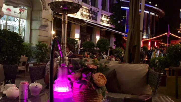 ცნობილი Kalyan Lounge