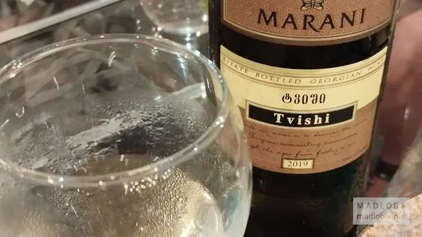 Подача вина
