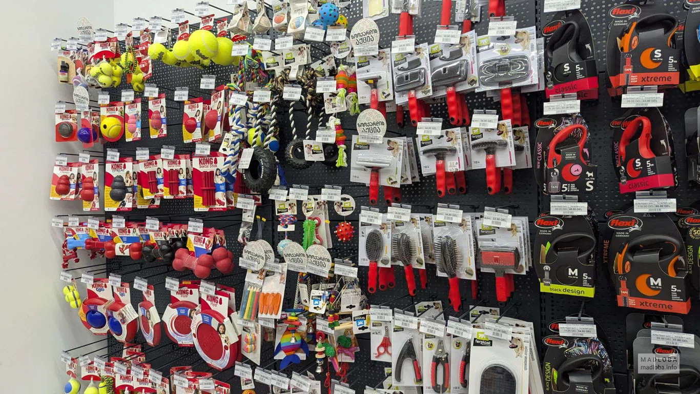 аксессуары для животных в магазине Zoomart в Carrefour Батуми