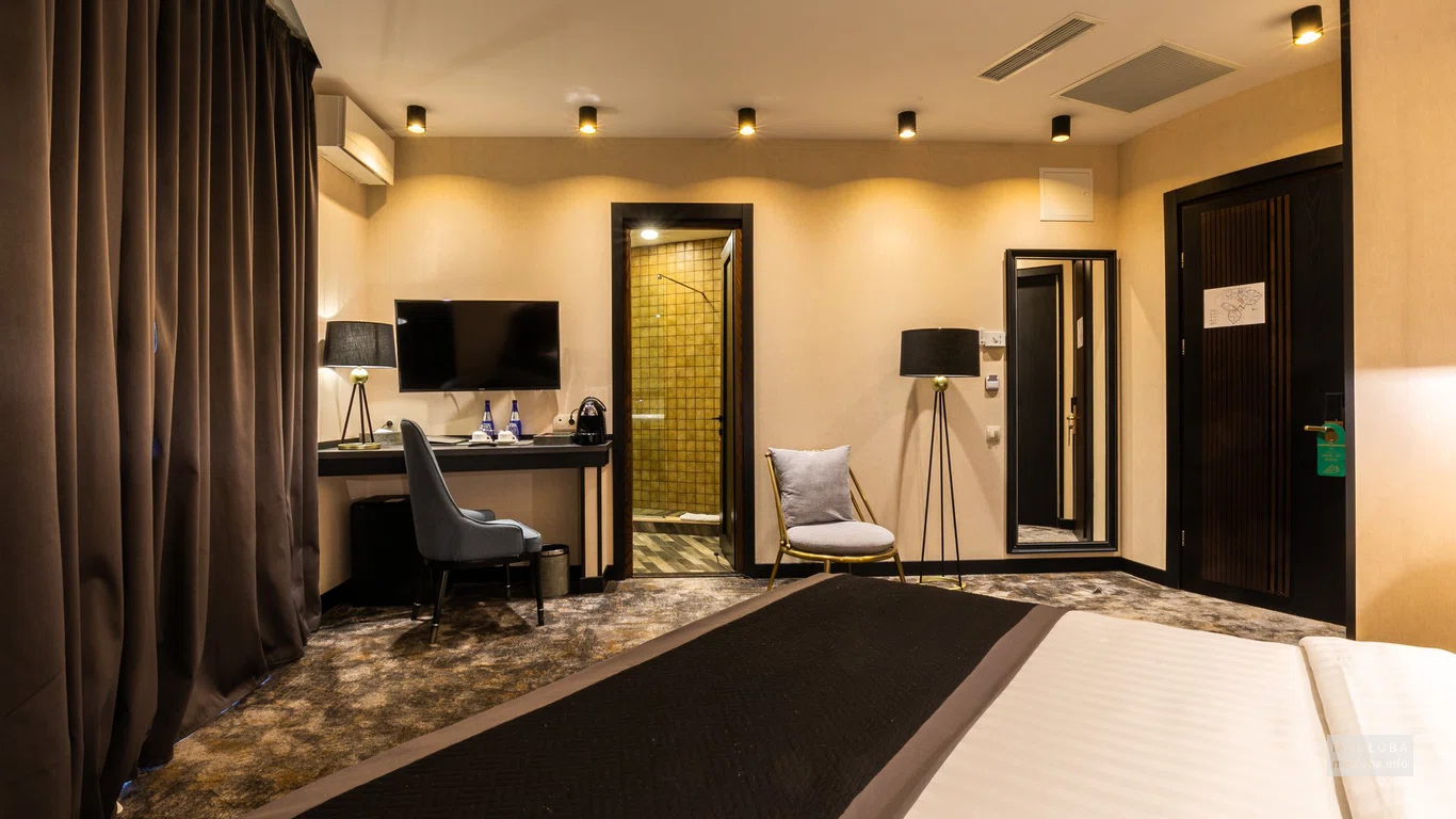 Номер в Adamo Hotel в Тбилиси