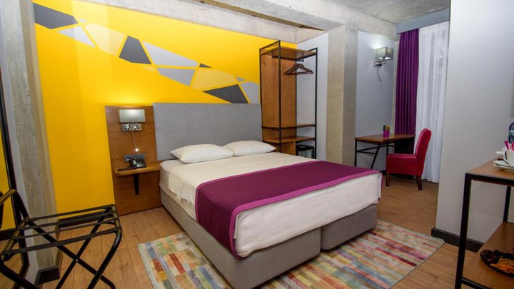 Hotel Adora
