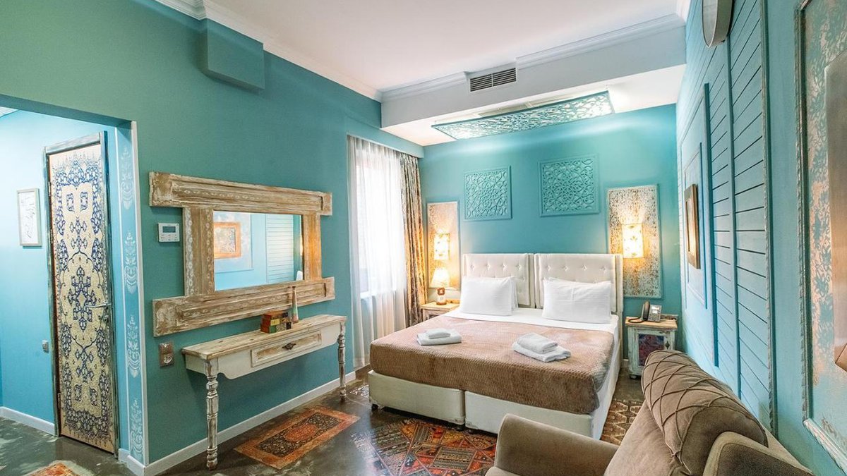 Aivani Hotel