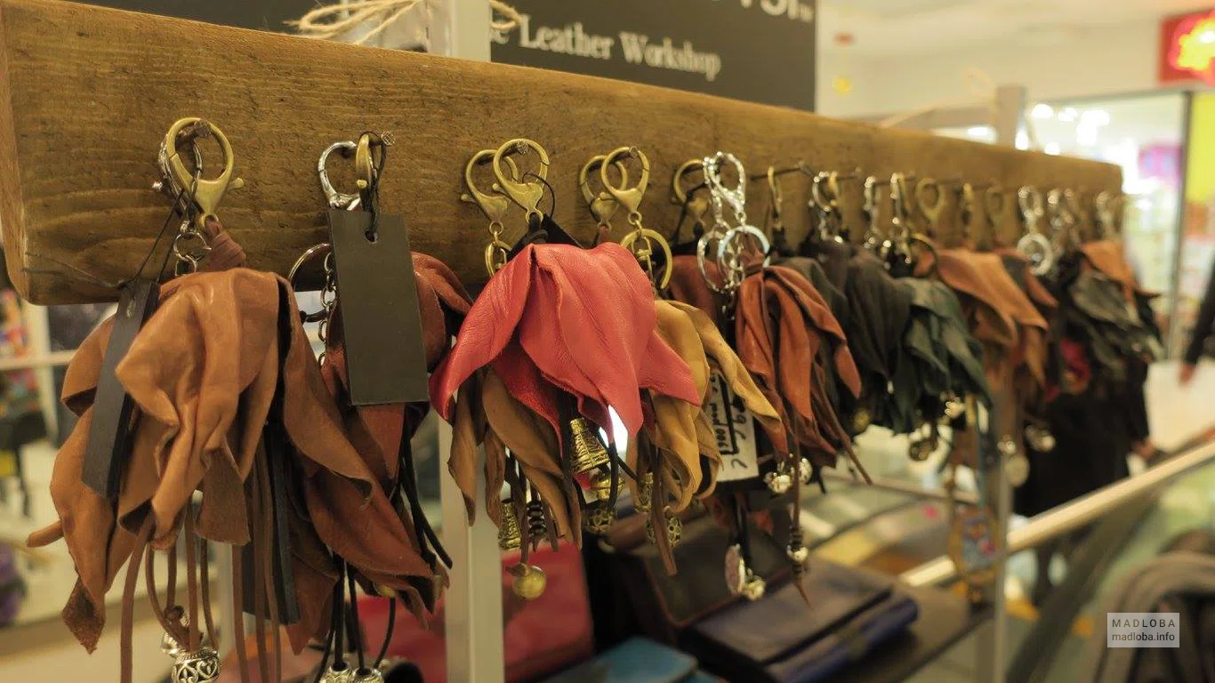 Продукция магазина “Alexander Gotsi Handmade Leather Workshop”