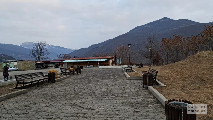 Территория крепости Ананури