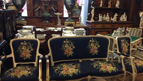 Antique Salon (Memed Abashidze St.)