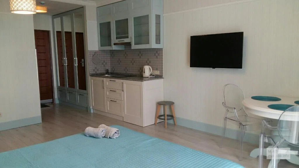 The interior of the hotel room