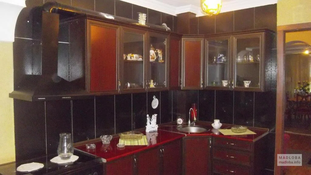 Кухня в квартире в Поти