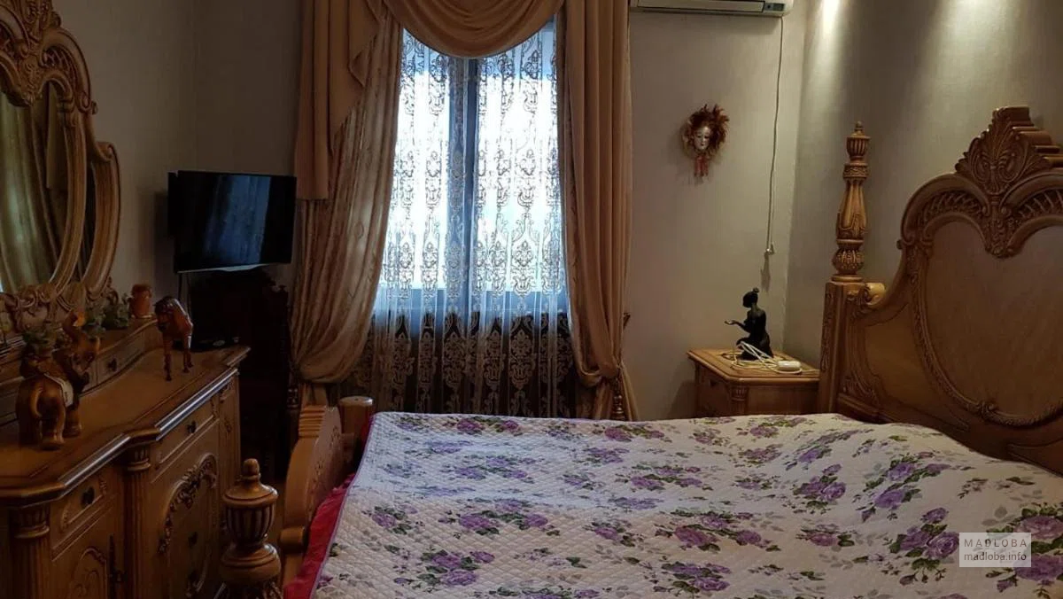 ბინა ფოთის ცენტრში
