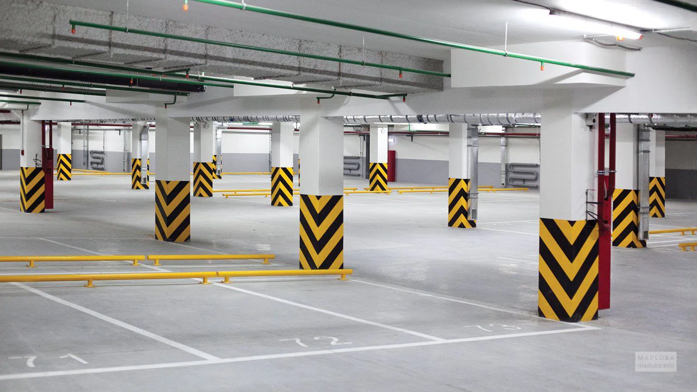 Parking lot №1 near the Eliava construction market