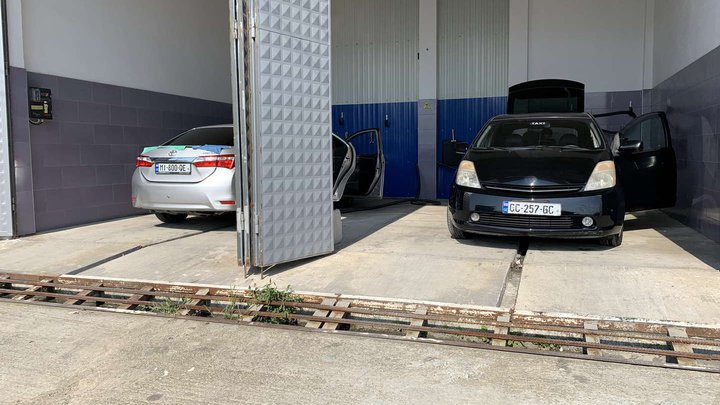 Автомойка (ул. Генерала Аслана Абашидзе 24а)