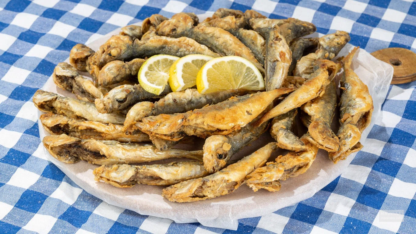 Жареная рыбка в Taverna Balagan