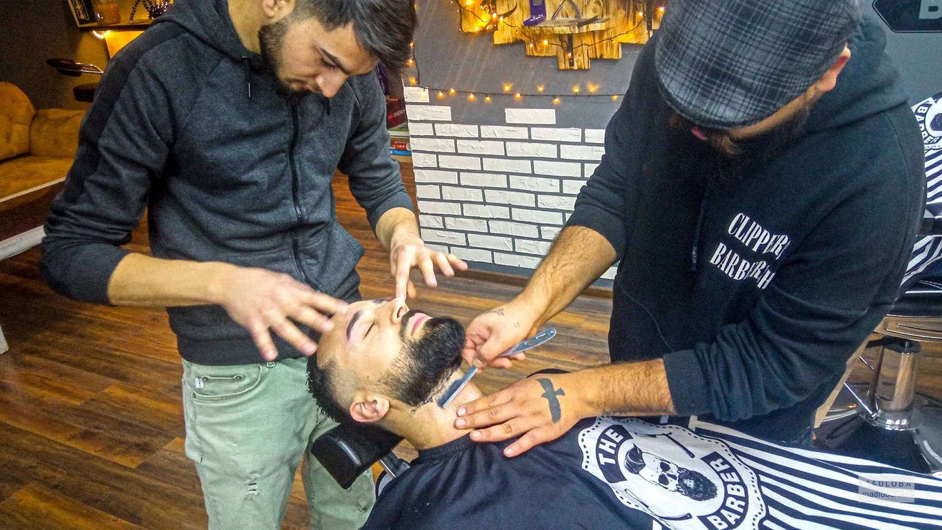 коррекция бороды в Clippers Barbershop