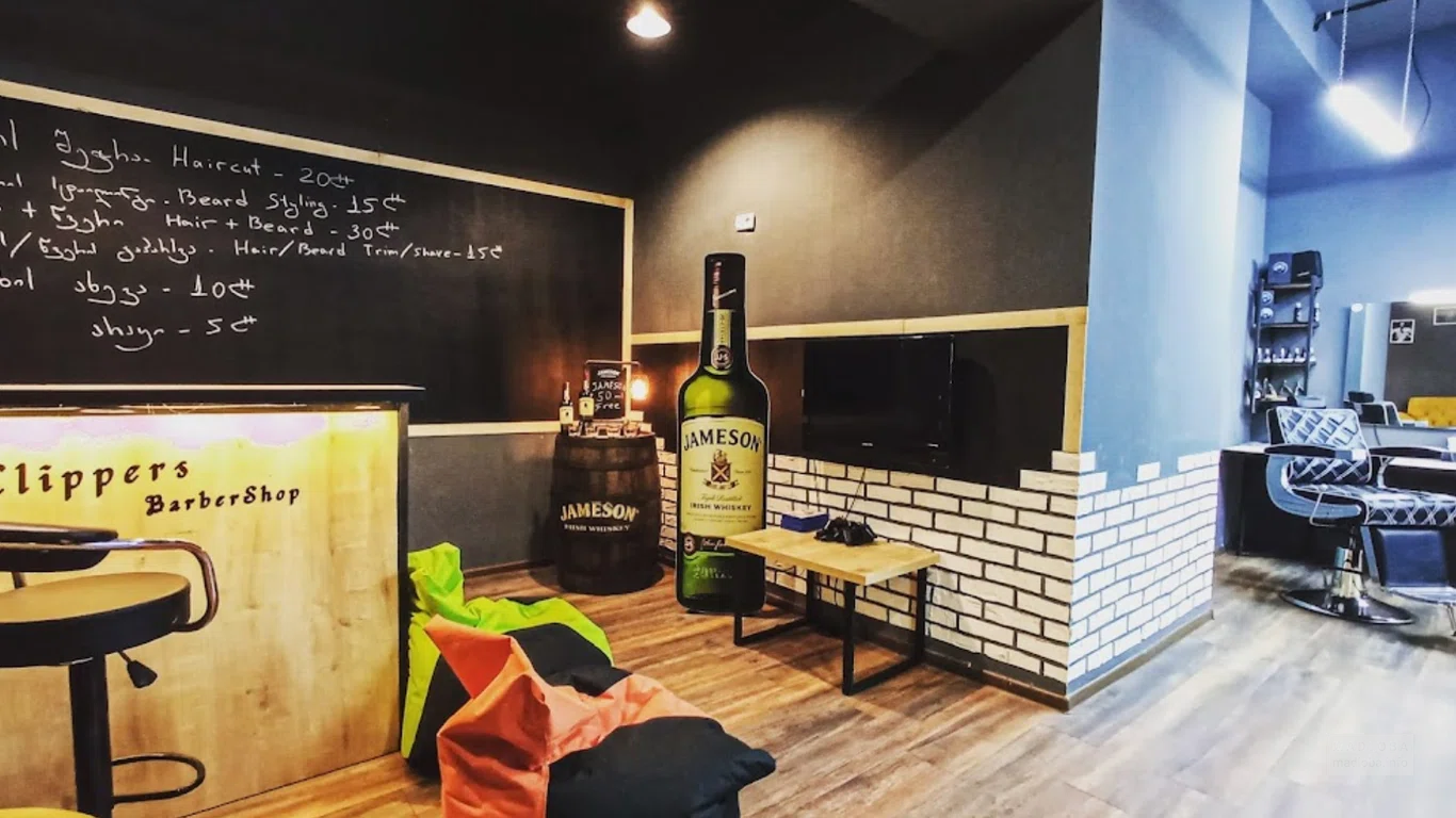 Клиентская зона в Clippers Barbershop