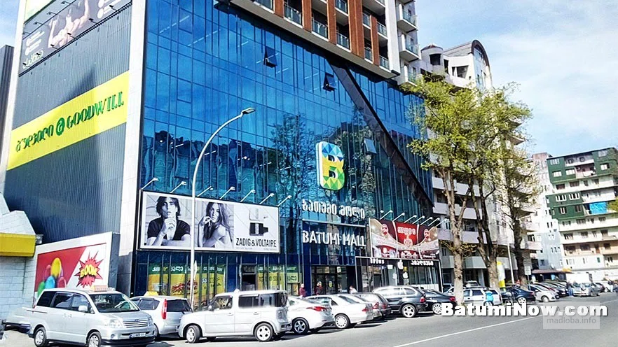 Free toilet in the shopping center "Batumi Mall"