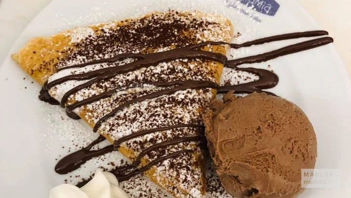 Десерт в Cafe Bellamia в Грузии