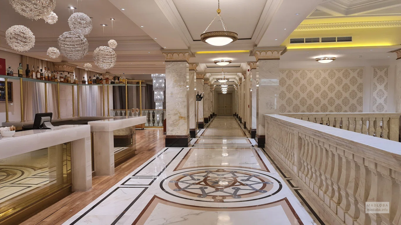 Холл в The Biltmore Hotel Tbilisi