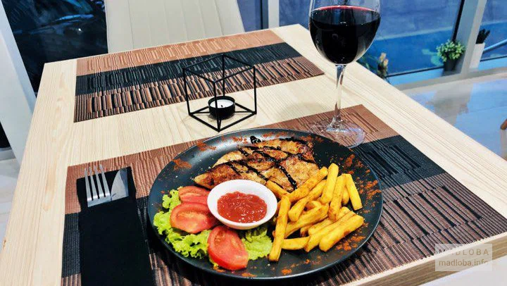 Блюдо в меню кафе Black Cafe
