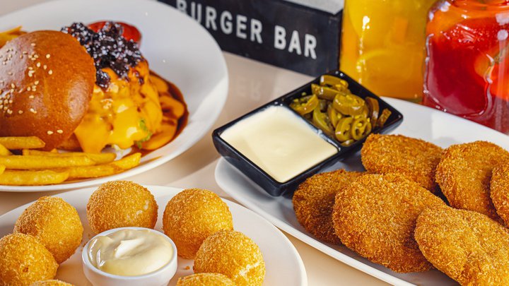 Burger Bar (Zhordania St., 9)