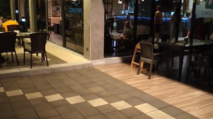 Burger Bar (Zhordania St., 9)