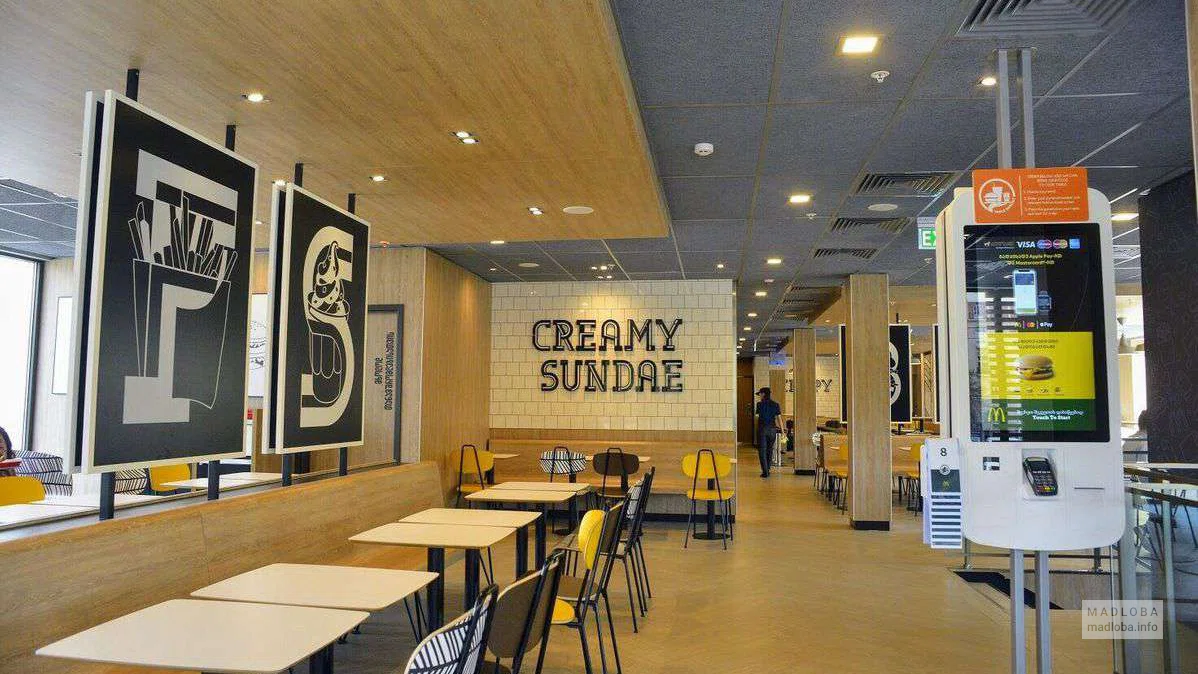 Зал в "T&K Restaurants McDonald’s"